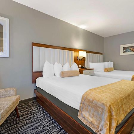 Best Western On The Avenue Buffalo Bagian luar foto
