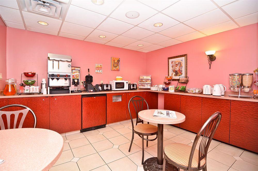 Best Western On The Avenue Buffalo Restoran foto