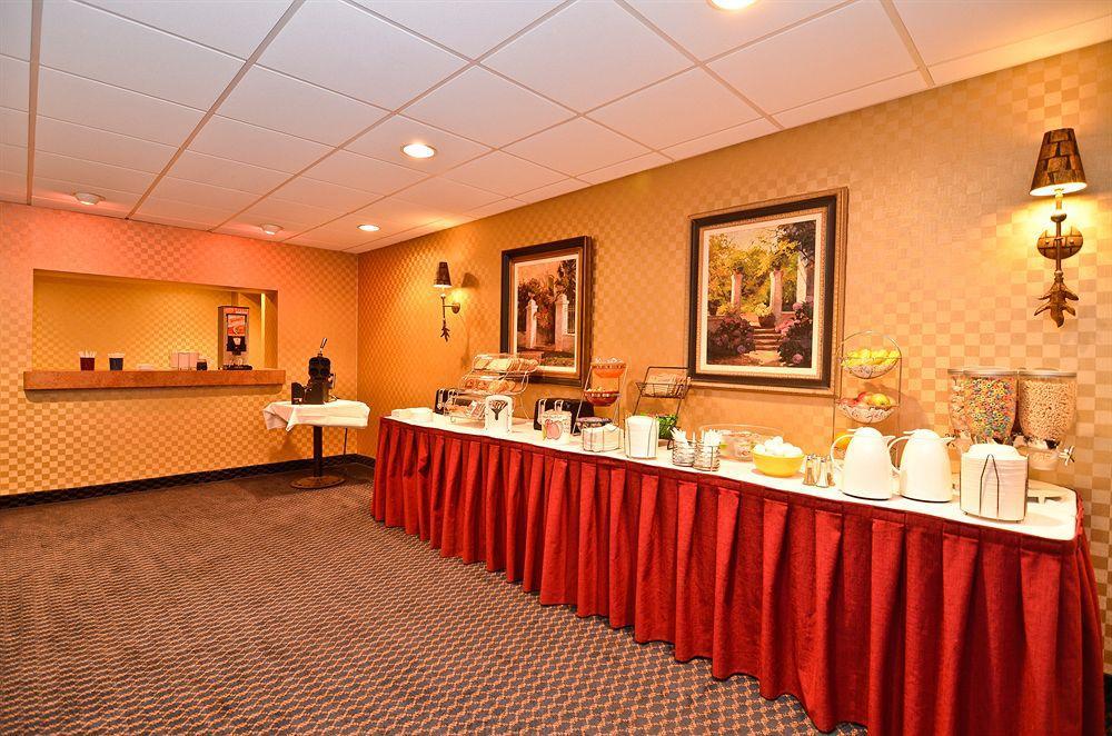 Best Western On The Avenue Buffalo Restoran foto