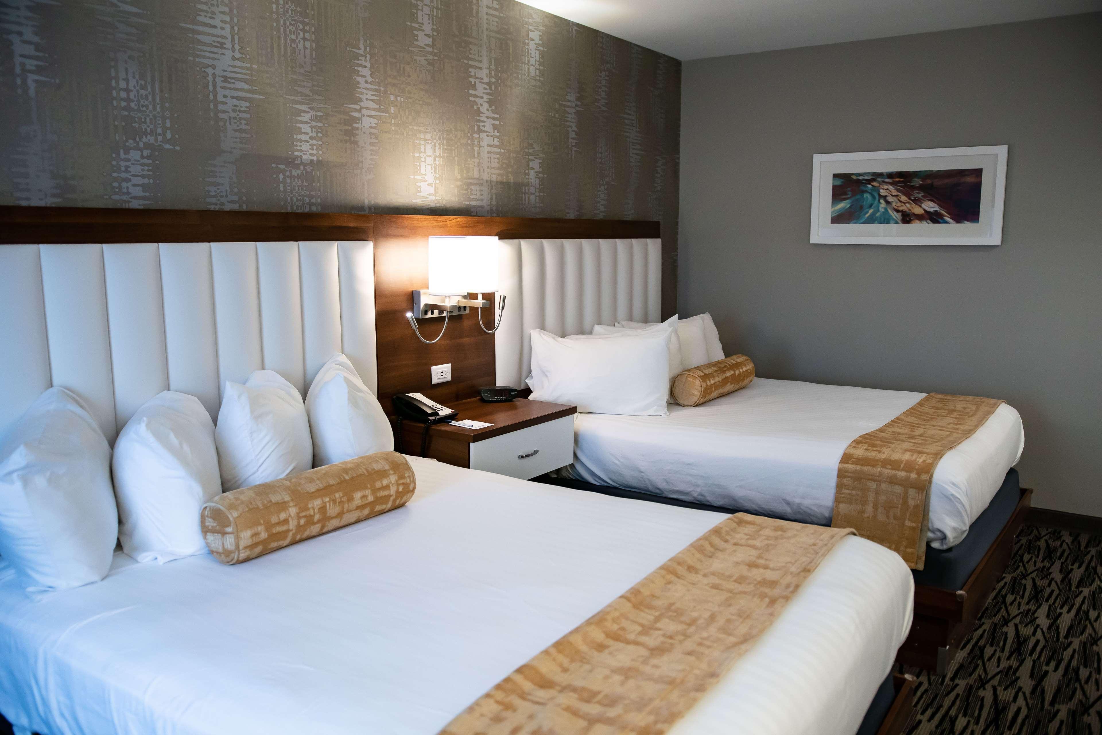 Best Western On The Avenue Buffalo Bagian luar foto