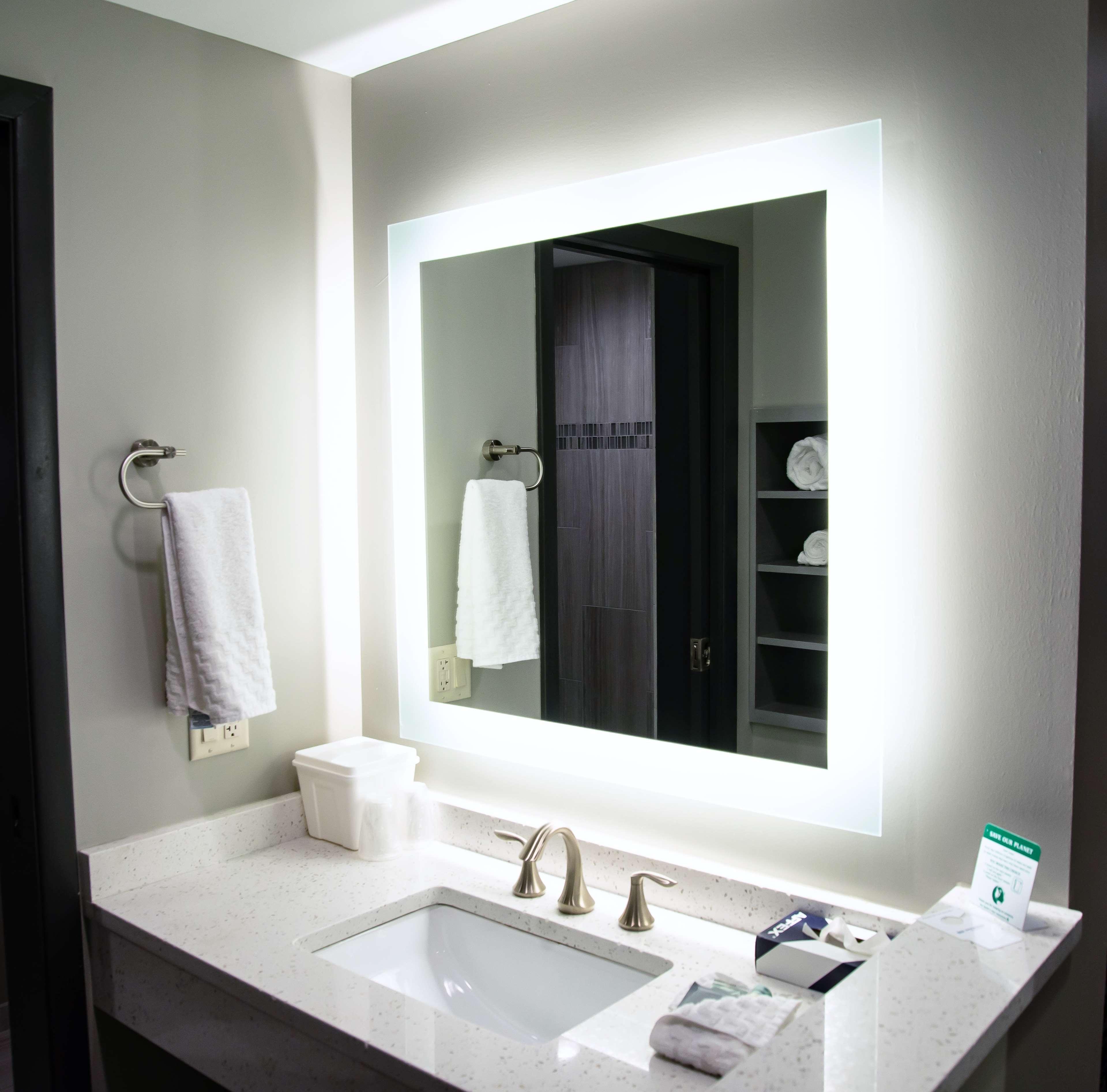 Best Western On The Avenue Buffalo Bagian luar foto