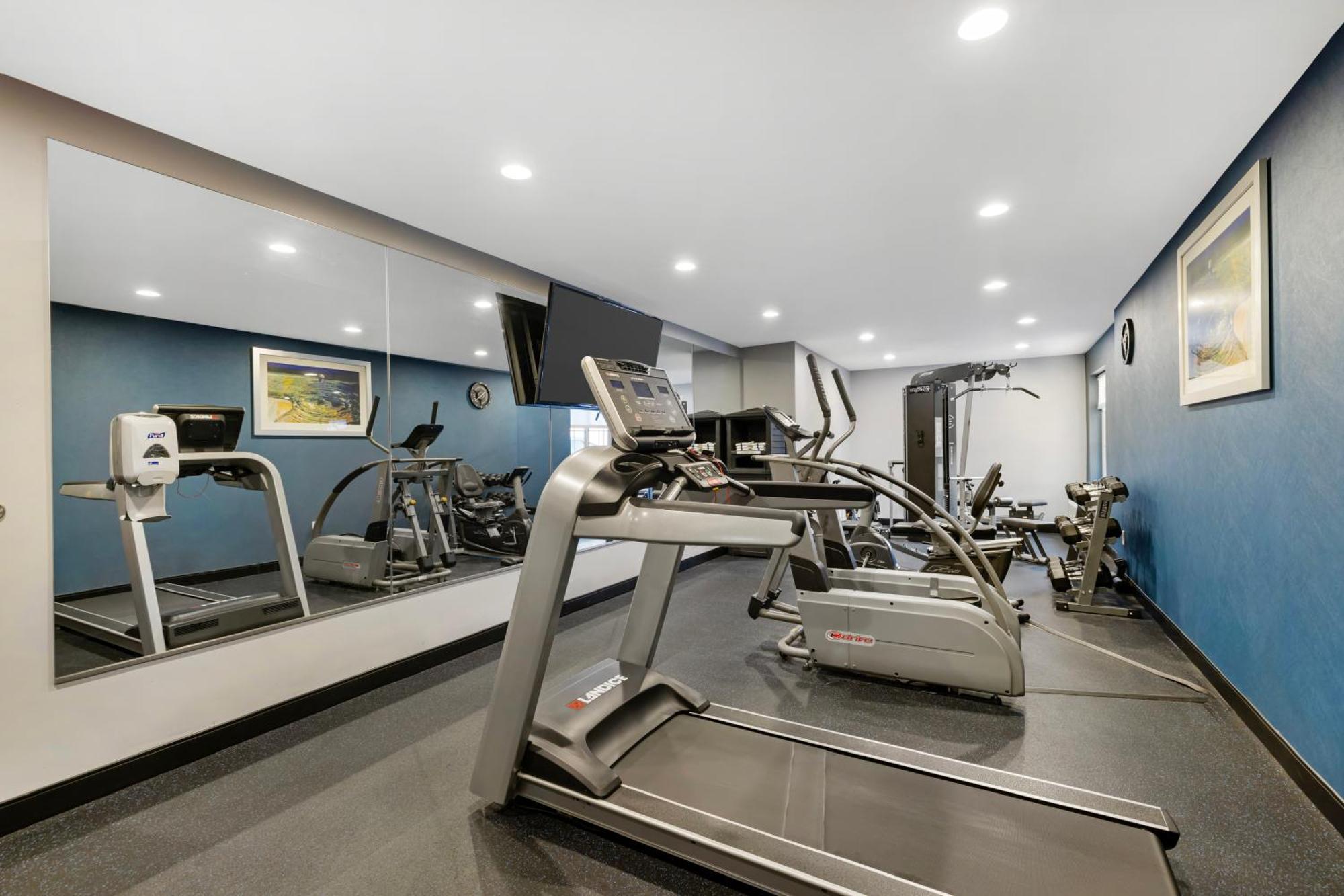 Best Western On The Avenue Buffalo Bagian luar foto