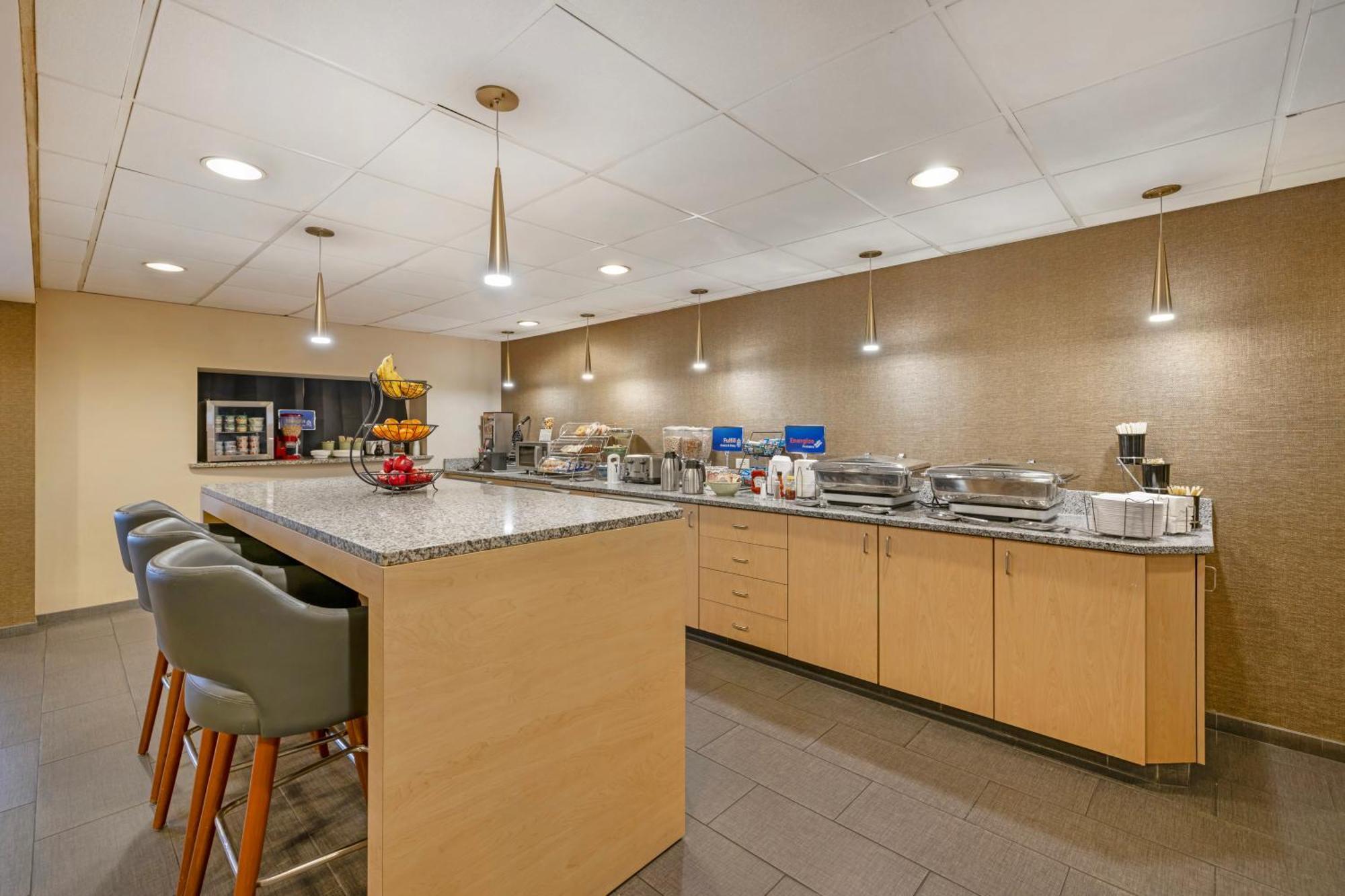 Best Western On The Avenue Buffalo Bagian luar foto