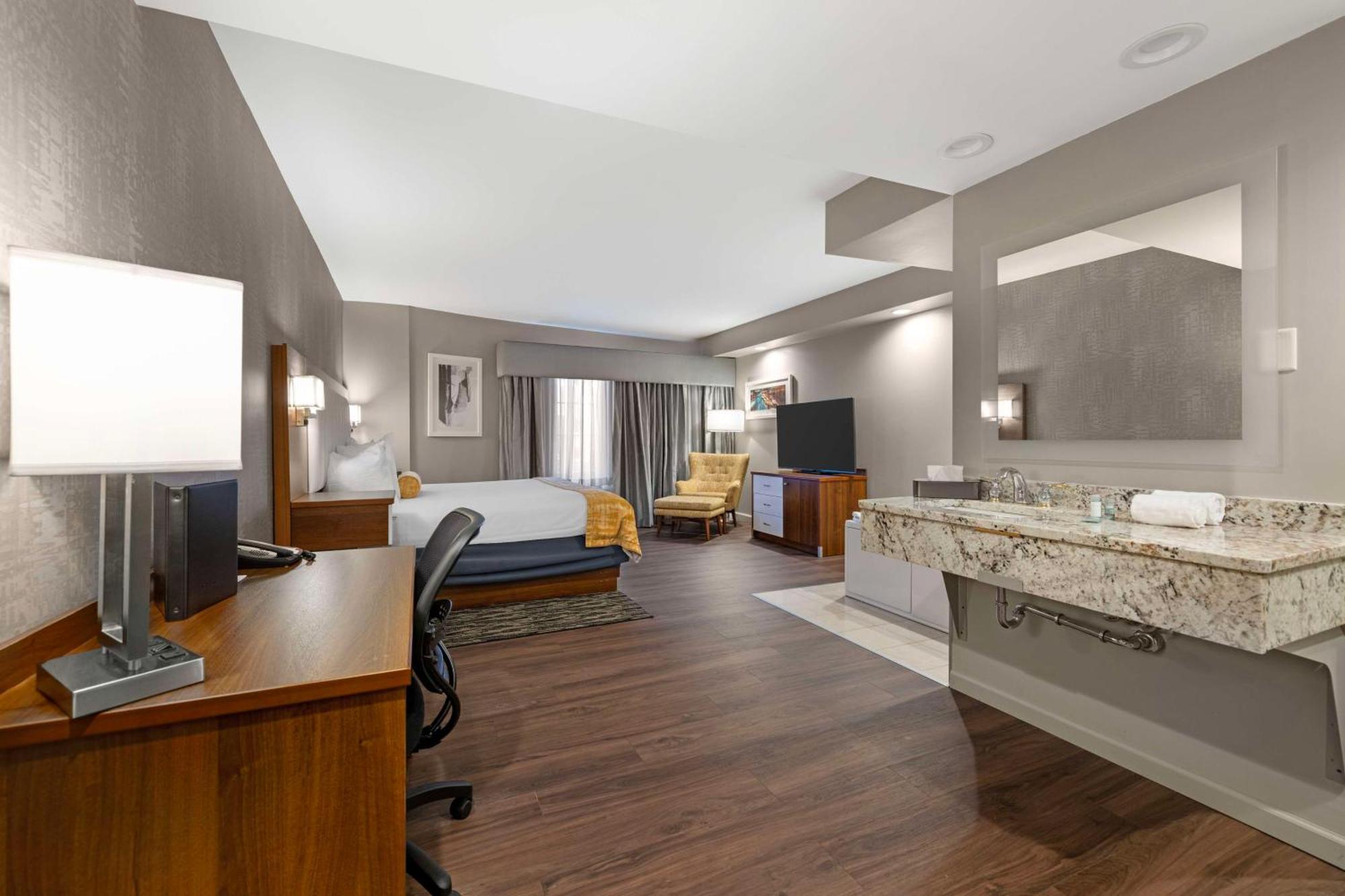 Best Western On The Avenue Buffalo Bagian luar foto