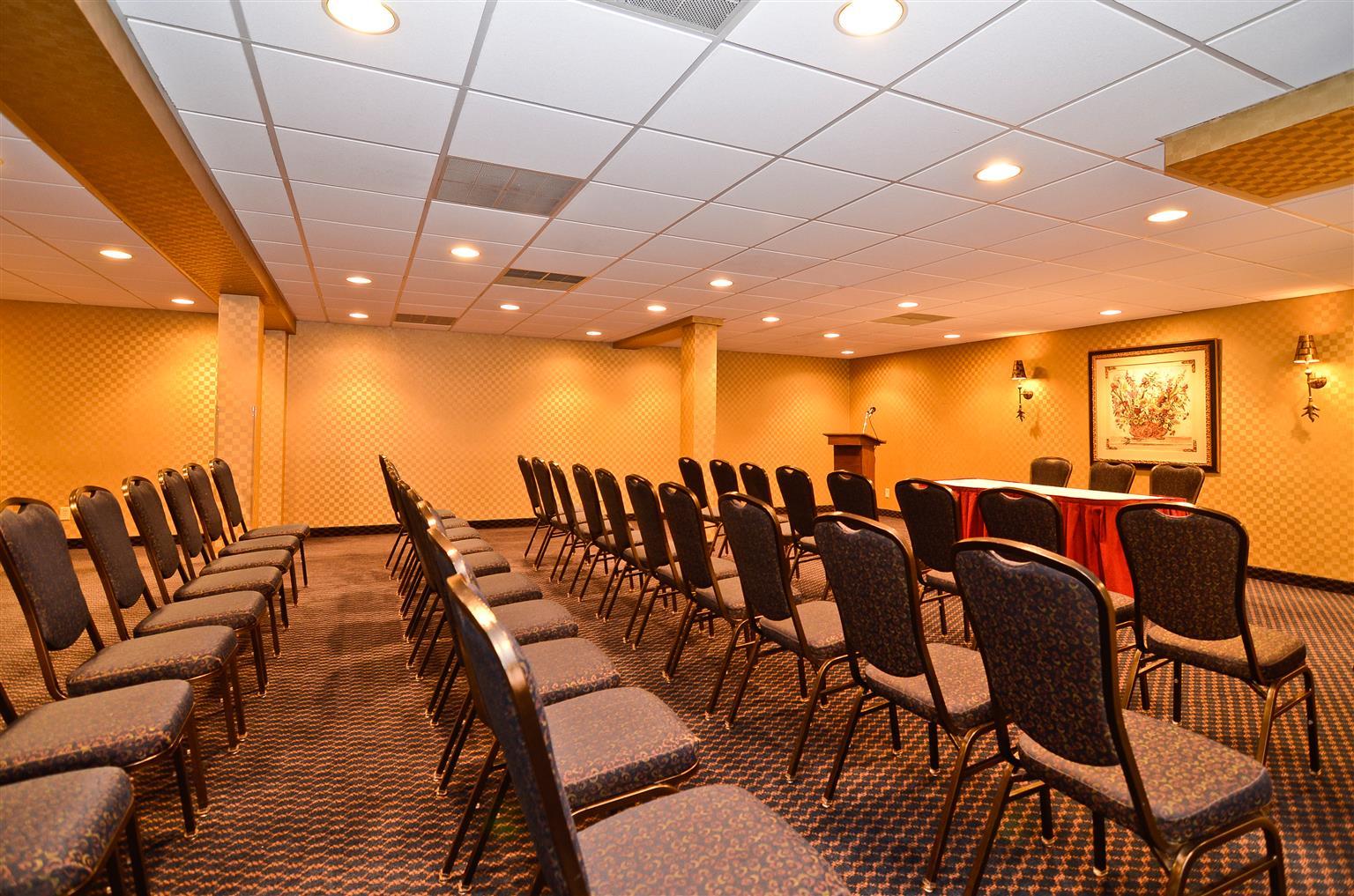 Best Western On The Avenue Buffalo Bagian luar foto